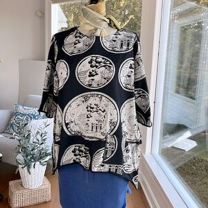 Cupcake black and tan Asian design loose top S great fun to wear artwork